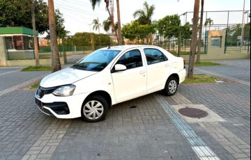 Toyota Etios 1.3 X 16V Flex 4p Manual - Foto #3
