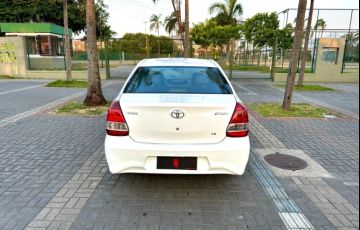 Toyota Etios 1.3 X 16V Flex 4p Manual - Foto #4