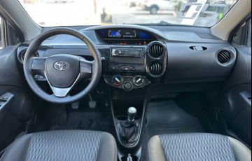 Toyota Etios 1.3 X 16V Flex 4p Manual - Foto #6