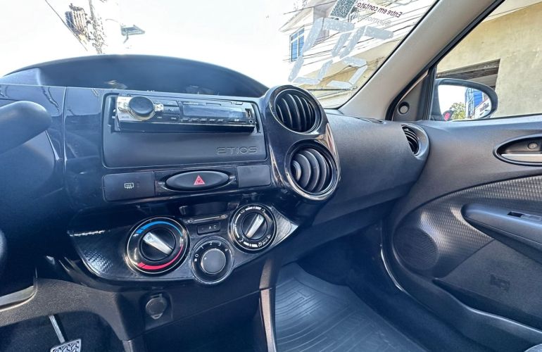 Toyota Etios 1.3 X 16V Flex 4p Manual - Foto #10