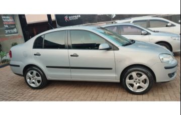 Volkswagen Polo Sedan 1.6 8V - Foto #7