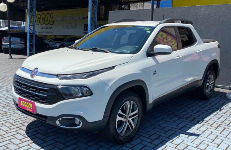 Fiat Toro Freedom 2.4 TigerShark AT9 (Flex) - Foto #2