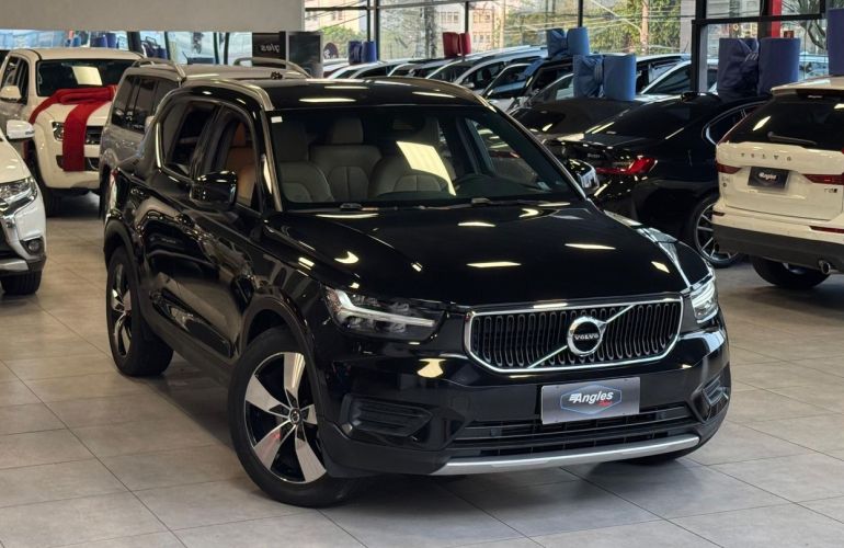 Volvo XC40 2.0 T5 Momentum AWD - Foto #1