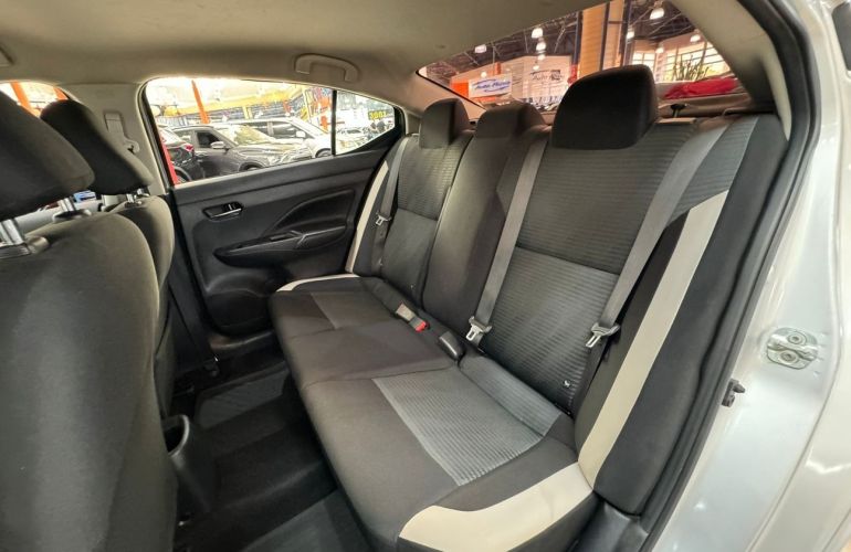 Nissan Versa 1.6 16V Advance - Foto #5