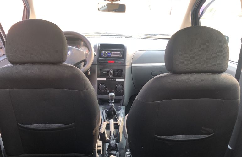 Fiat Idea ELX 1.4 (Flex) - Foto #8