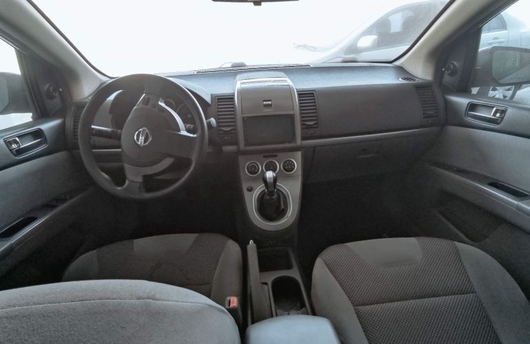Nissan Sentra 2.0 16V - Foto #8