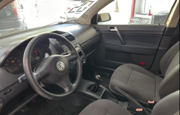 Volkswagen Polo Sedan 2.0 Mi 8V Gasolina 4p Manual - Foto #5