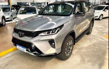 Toyota Hilux Sw4 2.8 D-4d Turbo Diamond 7l 4x4 - Foto #2