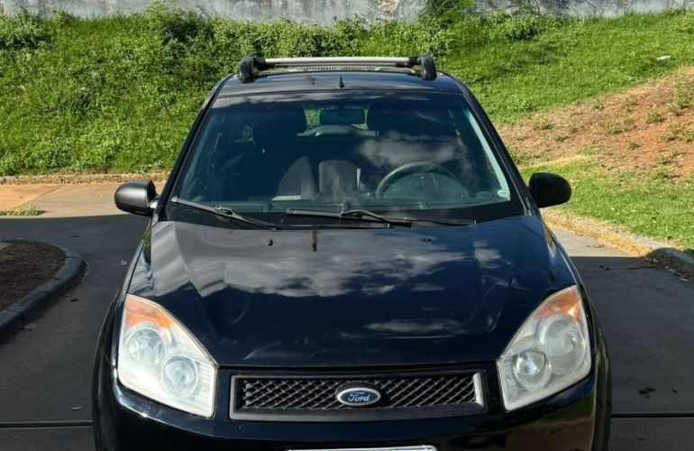 Ford Fiesta 1.6 MPi Hatch 8v - Foto #1