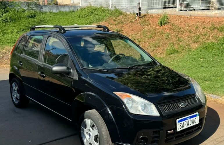 Ford Fiesta 1.6 MPi Hatch 8v - Foto #3