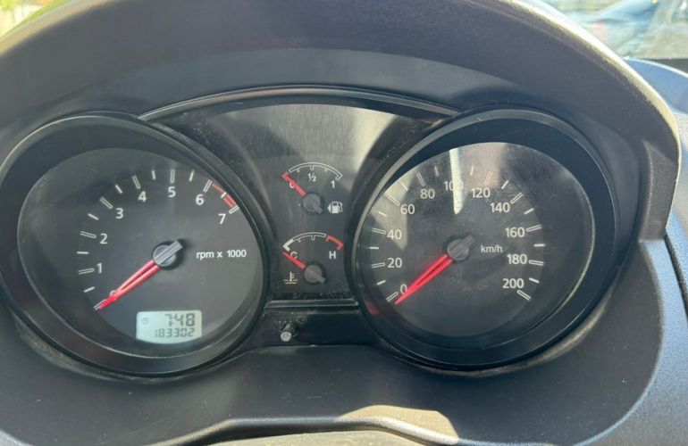 Ford Fiesta 1.6 MPi Hatch 8v - Foto #10