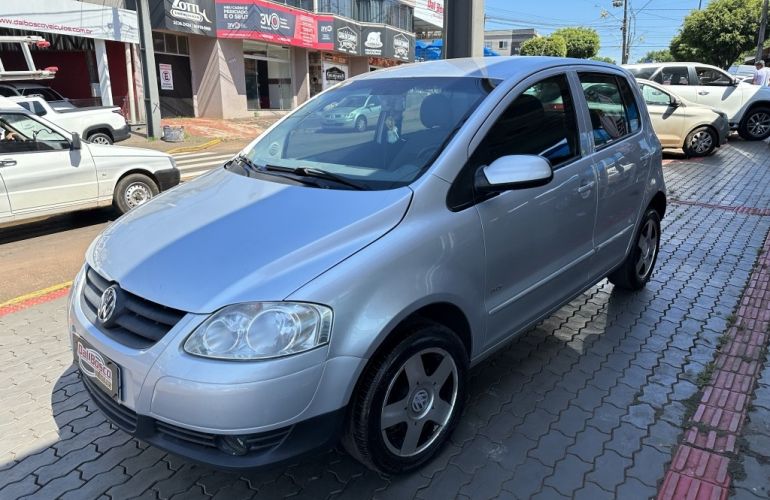 Volkswagen Fox 1.6 8V (Flex) - Foto #1