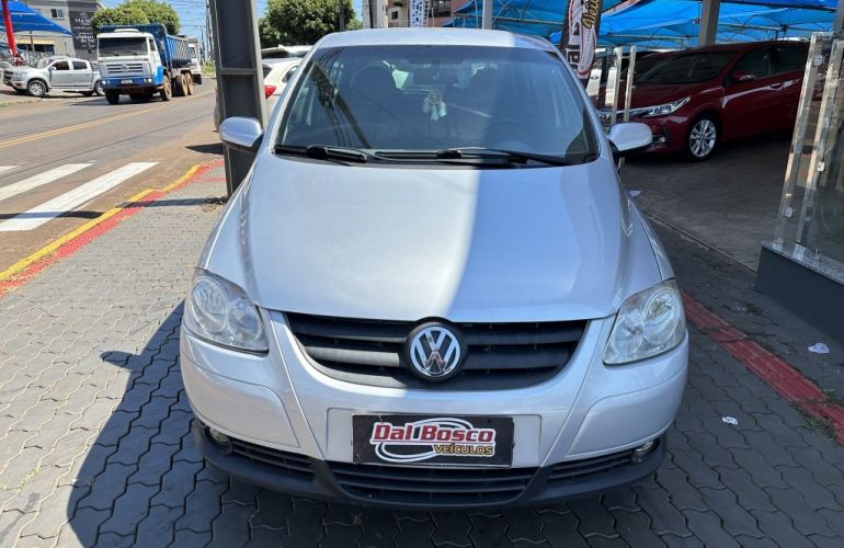 Volkswagen Fox 1.6 8V (Flex) - Foto #2