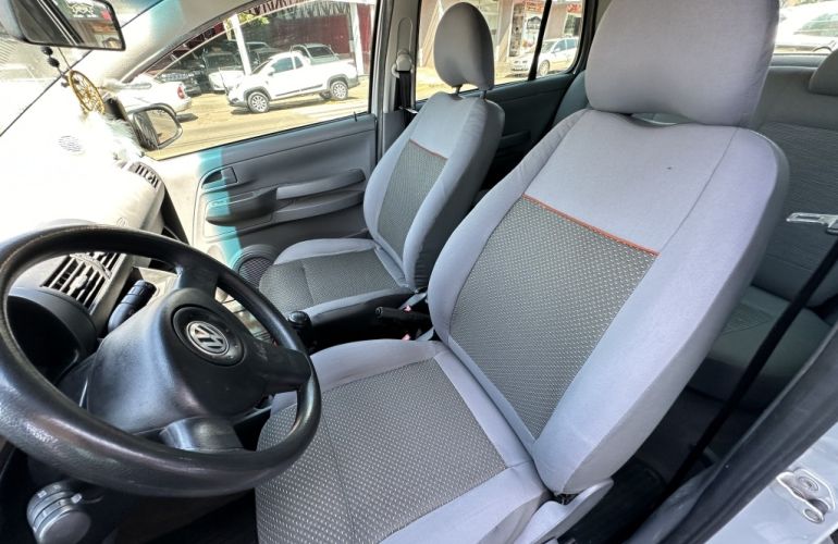 Volkswagen Fox 1.6 8V (Flex) - Foto #7
