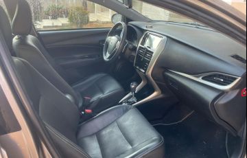 Toyota Yaris Sedan 1.5 XLS CVT (Flex) - Foto #2