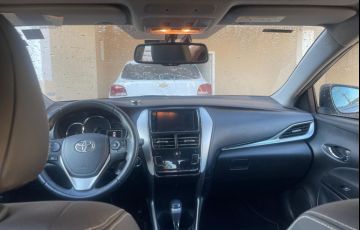 Toyota Yaris Sedan 1.5 XLS CVT (Flex) - Foto #3