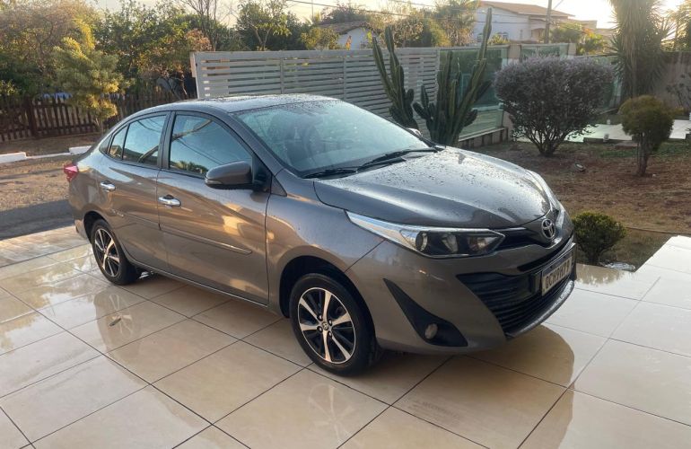 Toyota Yaris Sedan 1.5 XLS CVT (Flex) - Foto #9