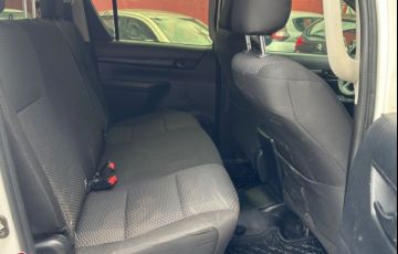Toyota Hilux 2.8 TDI STD CD 4x4 - Foto #4