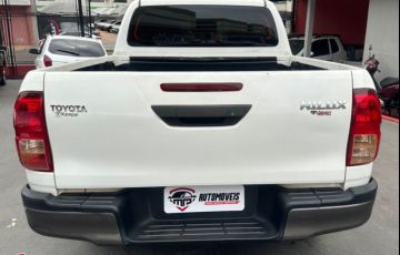 Toyota Hilux 2.8 TDI STD CD 4x4 - Foto #5