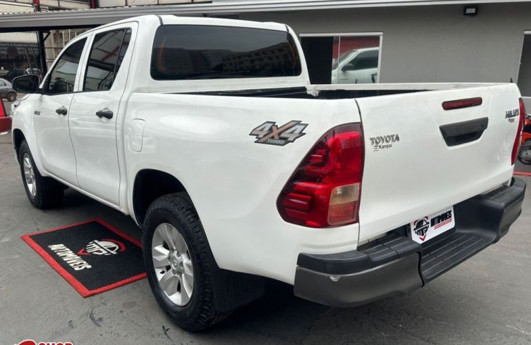 Toyota Hilux 2.8 TDI STD CD 4x4 - Foto #7