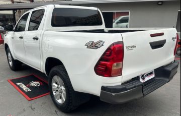 Toyota Hilux 2.8 TDI STD CD 4x4 - Foto #7