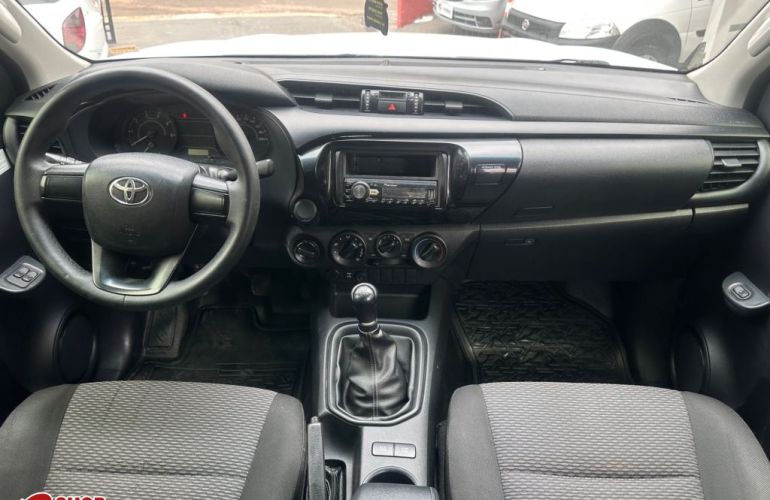 Toyota Hilux 2.8 TDI STD CD 4x4 - Foto #9
