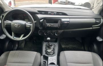 Toyota Hilux 2.8 TDI STD CD 4x4 - Foto #9