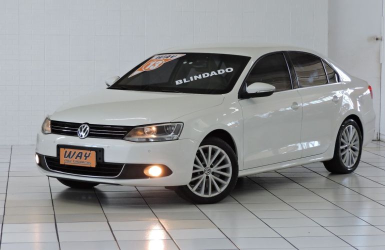 Volkswagen Jetta 2.0 TSi Highline 211cv - Foto #1