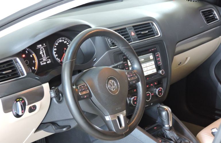 Volkswagen Jetta 2.0 TSi Highline 211cv - Foto #4