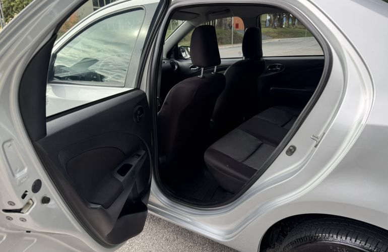 Toyota Etios Sedan XS 1.5 (Flex) (Aut) - Foto #9