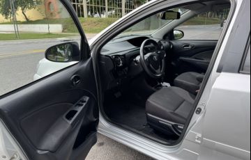 Toyota Etios Sedan XS 1.5 (Flex) (Aut) - Foto #8