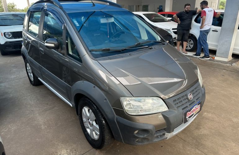 Fiat Idea Adventure 1.8 (Flex) - Foto #2