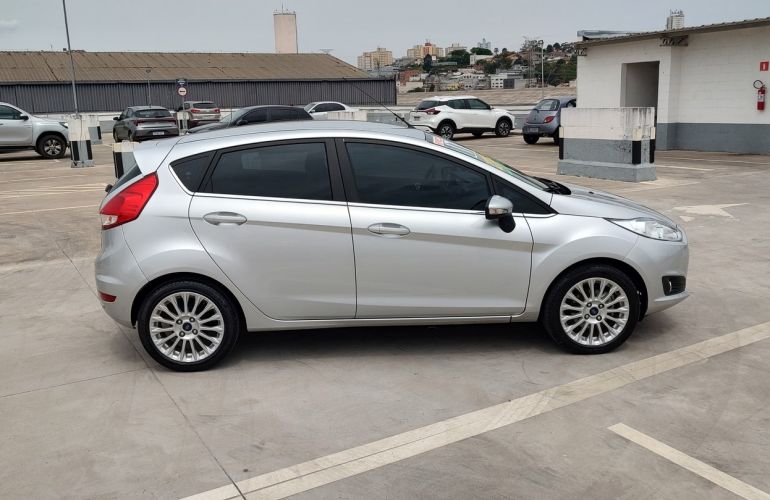 Ford Fiesta 1.6 Titanium Hatch 16v - Foto #6