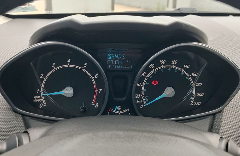 Ford Fiesta 1.6 Titanium Hatch 16v - Foto #9