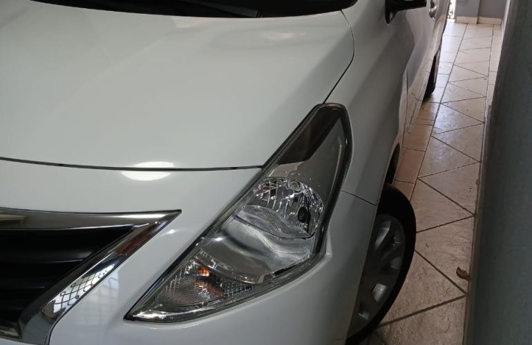 Nissan Versa 1.6 16V SV - Foto #1