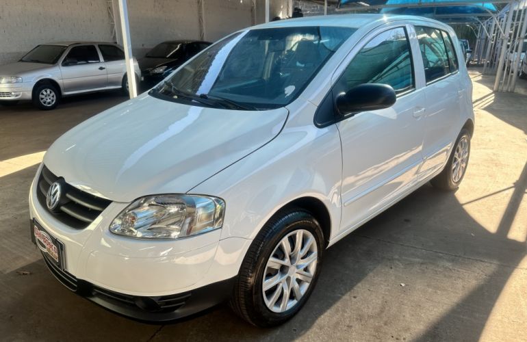 Volkswagen Fox Plus 1.6 8V - Foto #1