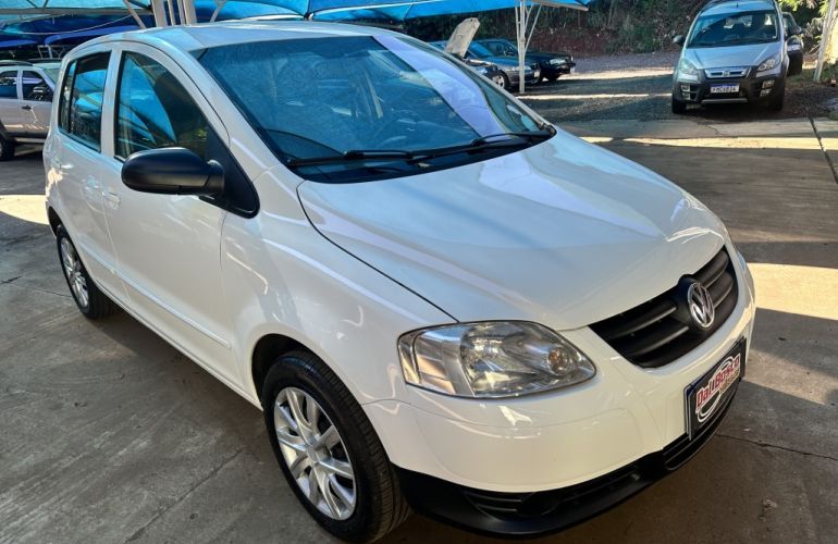 Volkswagen Fox Plus 1.6 8V - Foto #3