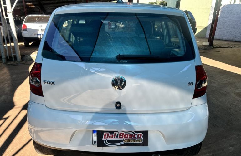 Volkswagen Fox Plus 1.6 8V - Foto #4