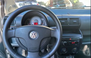 Volkswagen Fox Plus 1.6 8V - Foto #8