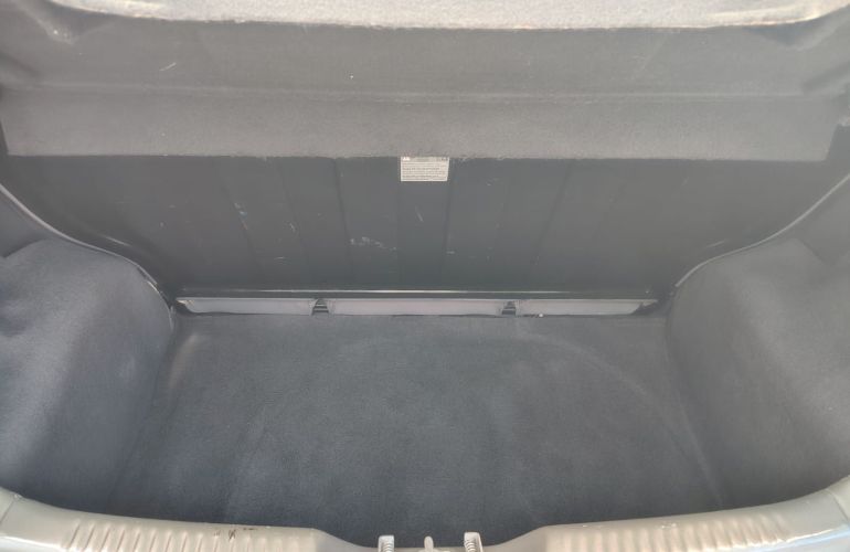 Volkswagen Fox 1.6 VHT (Flex) - Foto #8