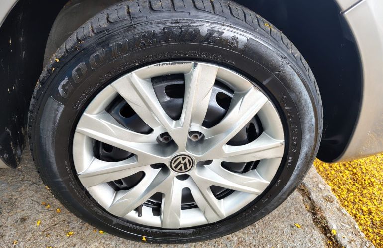 Volkswagen Fox 1.6 VHT (Flex) - Foto #9