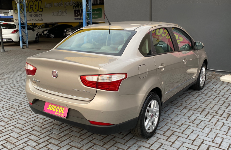 Fiat Grand Siena Essence 1.6 16V Dualogic (Flex) - Foto #9