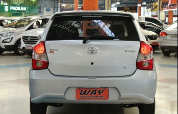 Toyota Etios 1.3 X 16v - Foto #9