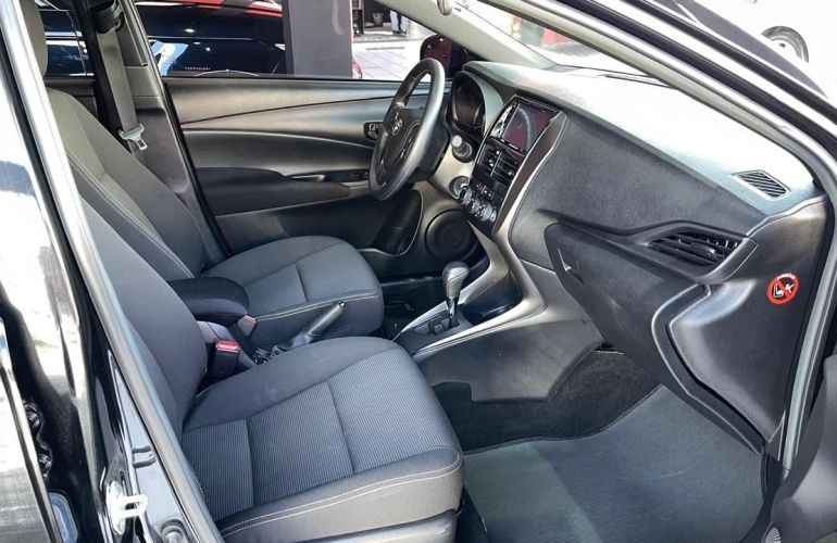 Toyota Yaris 1.5 Xl - Foto #6