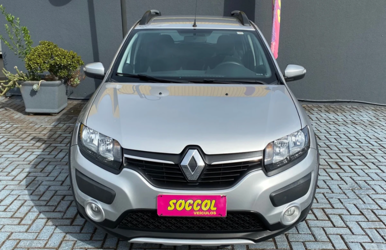 Renault Sandero Stepway Zen 1.6 - Foto #2