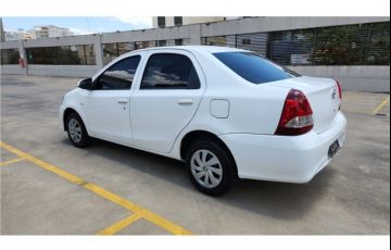 Toyota Etios 1.5 X Plus Sedan 16V Flex 4p Manual - Foto #4