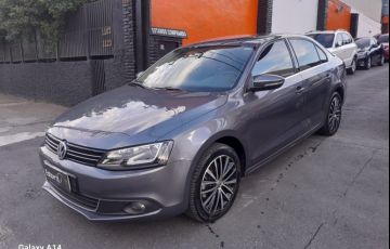 Volkswagen Jetta 2.0 TSi Highline 211cv