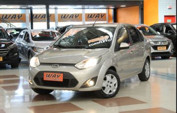 Ford Fiesta 1.6 Rocam Sedan 8v