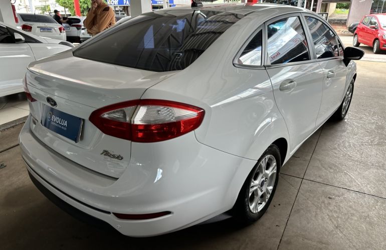 Ford New Fiesta Sedan 1.6 SE PowerShift (Flex) - Foto #4