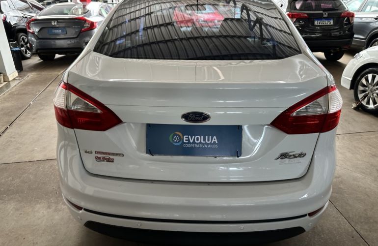 Ford New Fiesta Sedan 1.6 SE PowerShift (Flex) - Foto #6